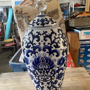 Pier I Vase w/lid